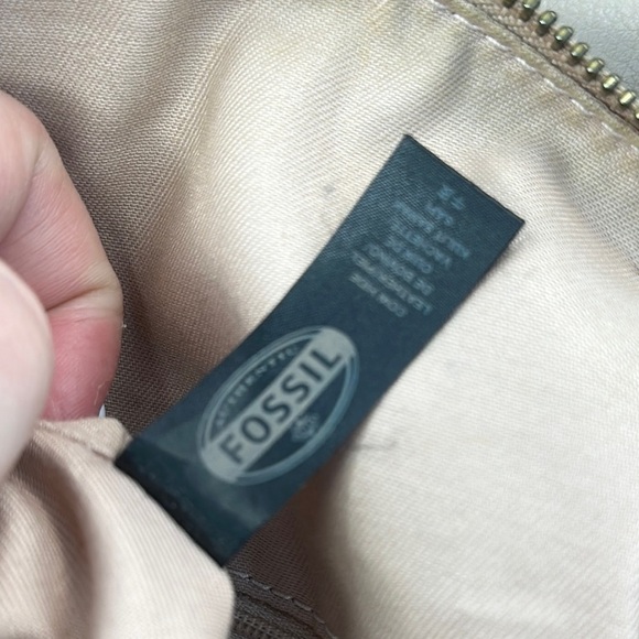 Fossil Vickery Beige and Tan Leather Crossbody Bag - Picture 9 of 10